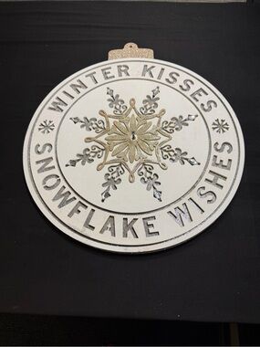 Winter Kisses Snowflake Wishes Wall Ornament - White & Gold